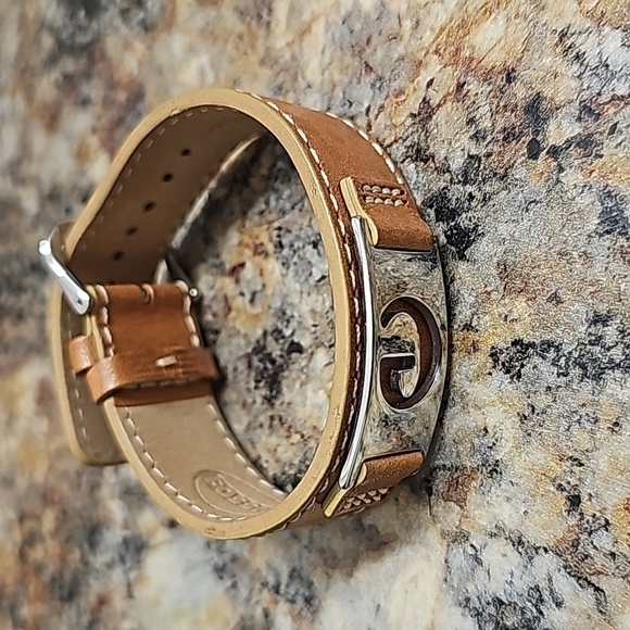 Fossil leather "E" initial bracelet Unisex - Picture 2 of 6